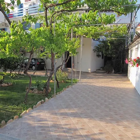 Studio 6852e Apartman *